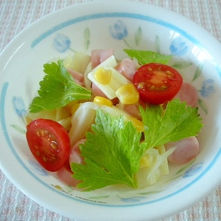 ☆セロリとコーンと魚肉ソーセージのサラダ☆
